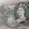 One pound foreign banknote of the British Queen of the First Crown is extremely beautiful and rare-ffm