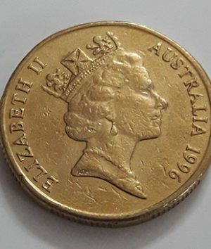 Australian one-dollar commemorative foreign coin of the Crown Queen of 1996-amn