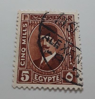 The old foreign stamp of Egypt is very valuable-crr