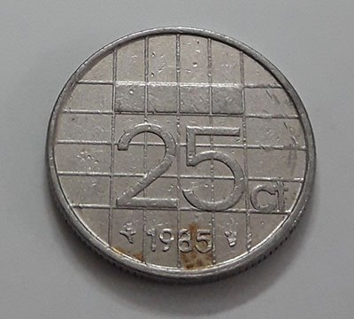 Collectible foreign coin of the Netherlands in 1985-kki