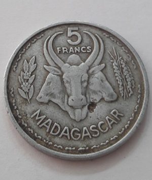 special collectible coin of Madagascar, extremely rare, special, less seen in Iran, colonized by F azs